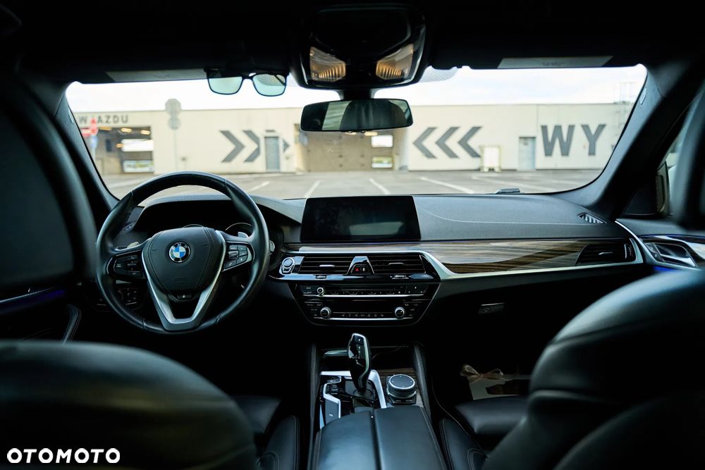 BMW Seria 5 540i Luxury Line - 8