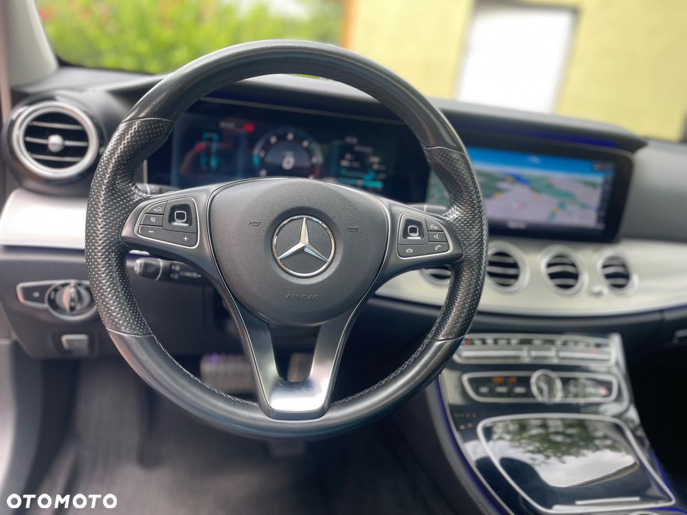 Mercedes-Benz Klasa E 220 d 4Matic 9G-TRONIC Sportstyle Edition - 9