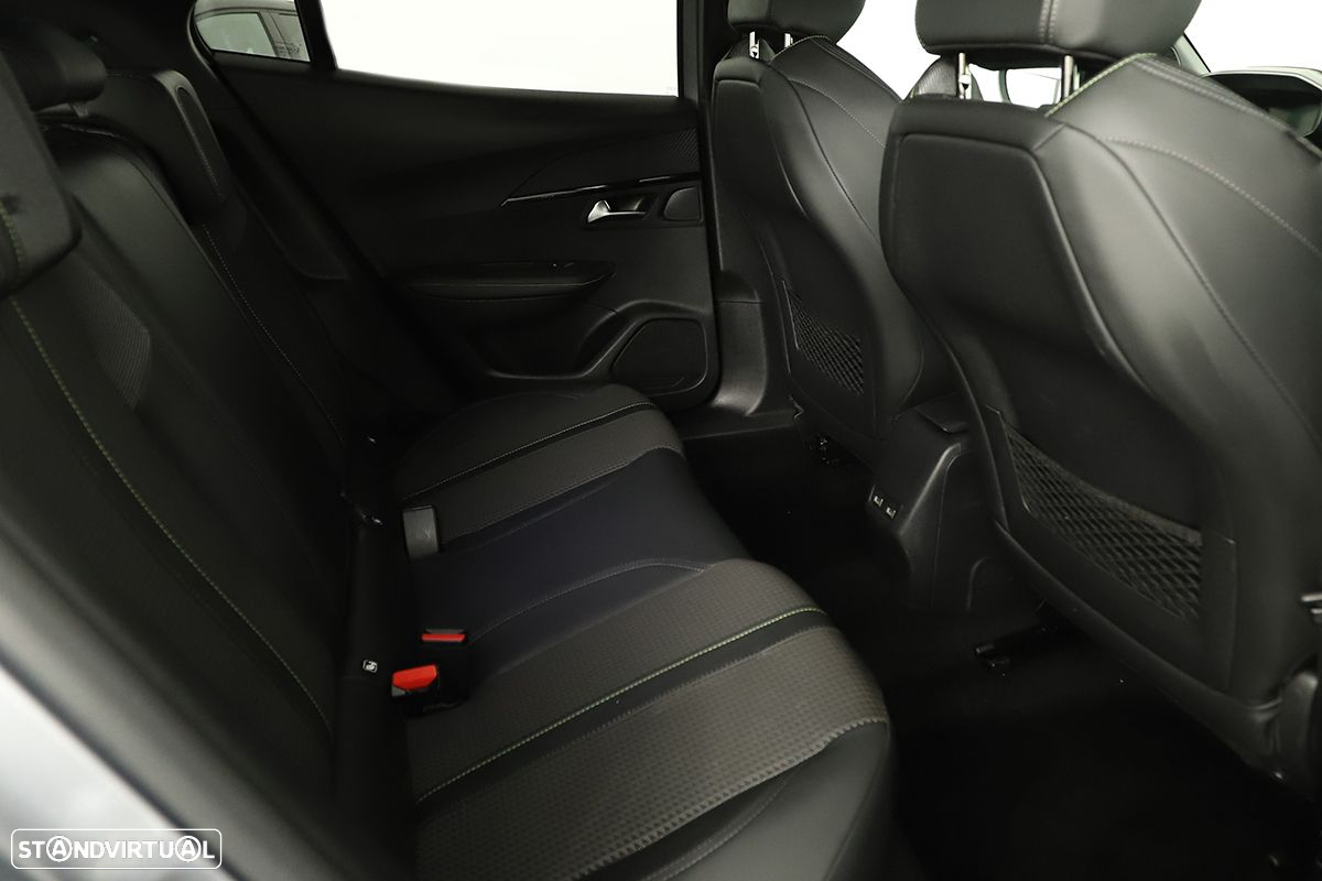 Peugeot 2008 1.2 PureTech GT EAT8 - 22