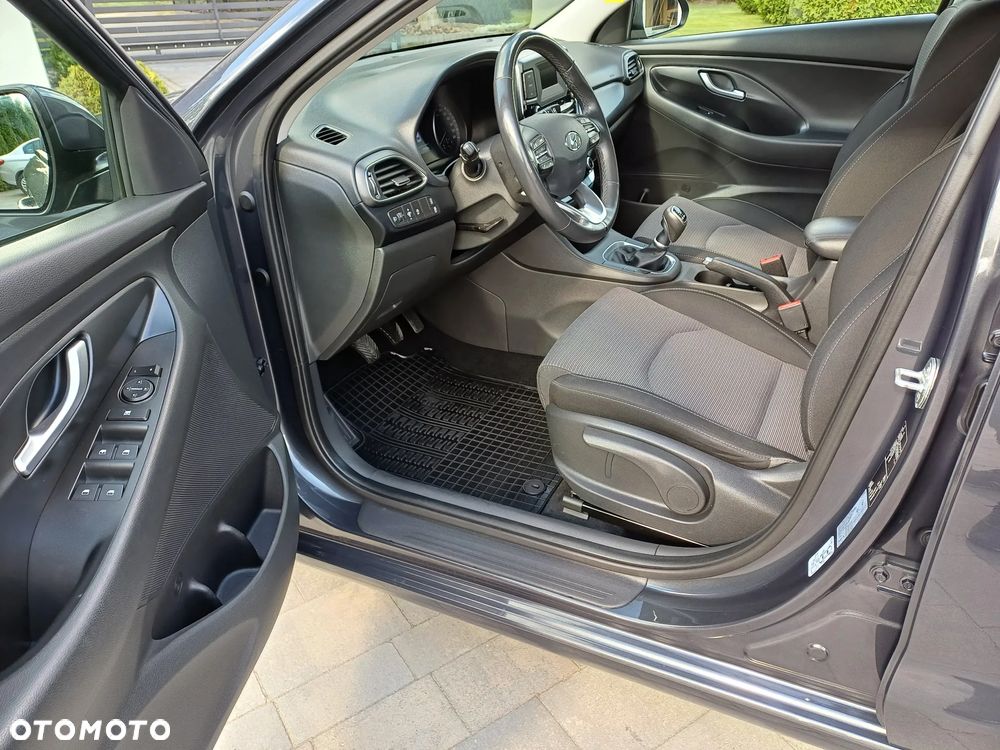 Hyundai i30 1.5 DPI Classic + - 35