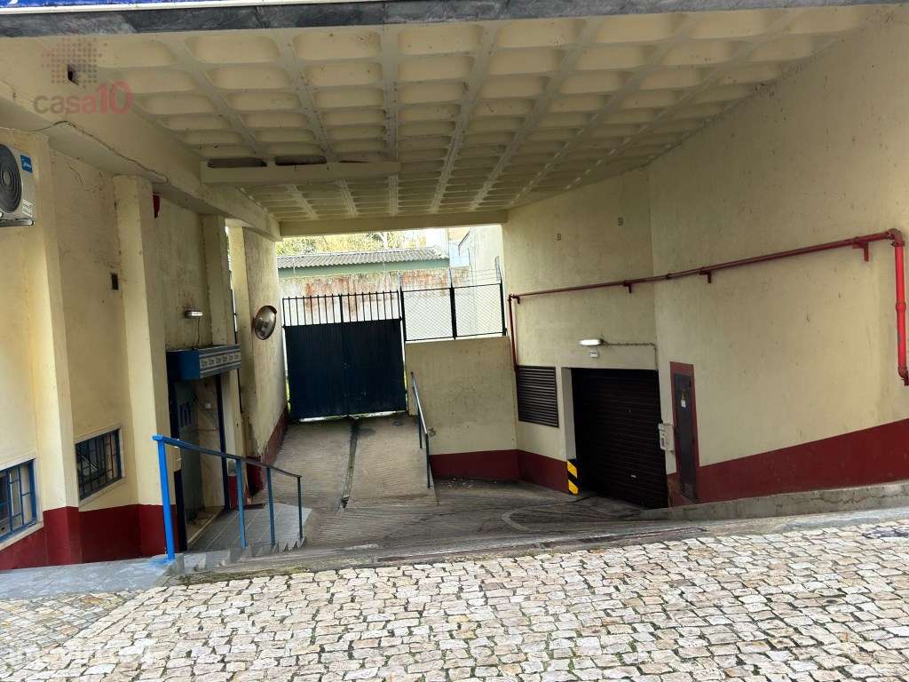 Lugar de parqueamento em garagem fechada, para arrendar, no Montijo - Grande imagem: 3/6