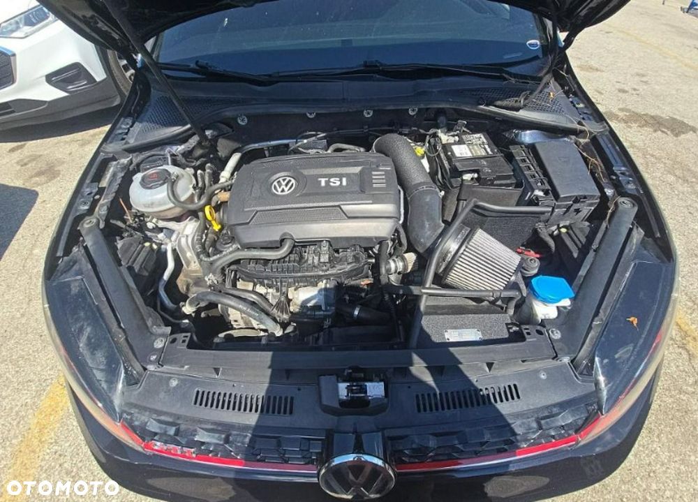 Volkswagen Golf - 12