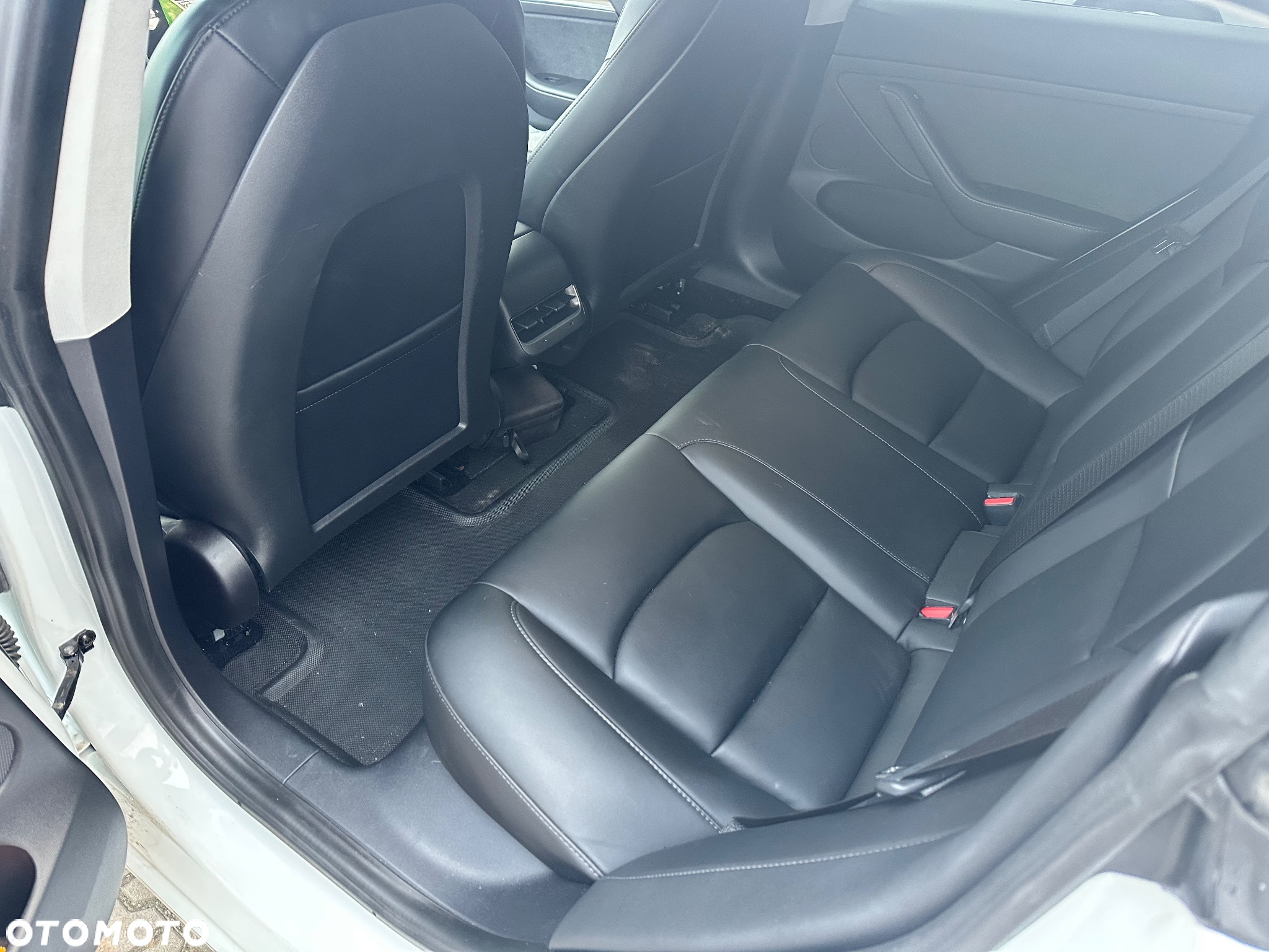 Tesla Model 3 - 8