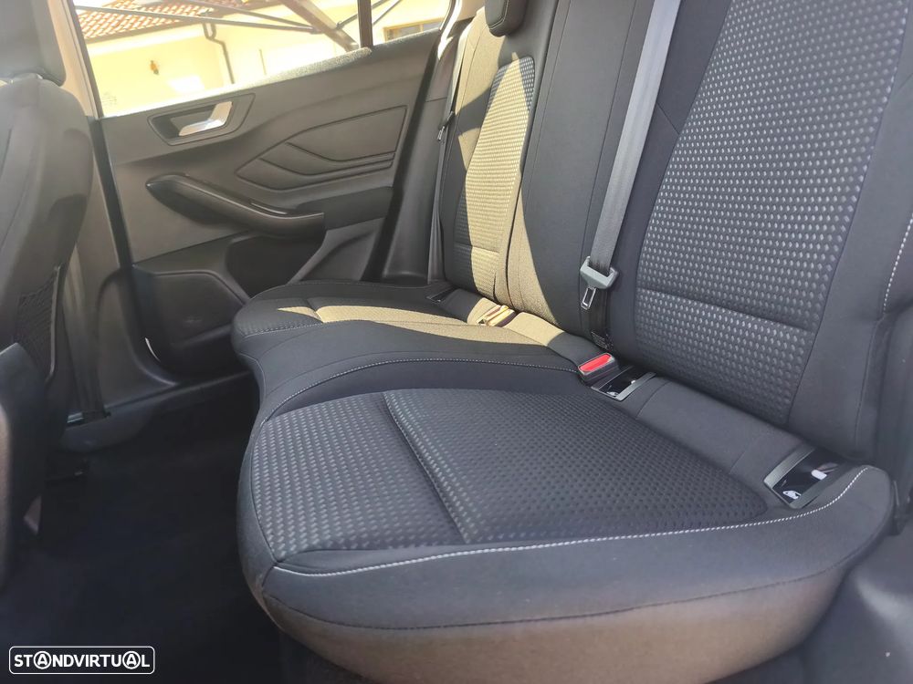 Ford Focus SW - 15