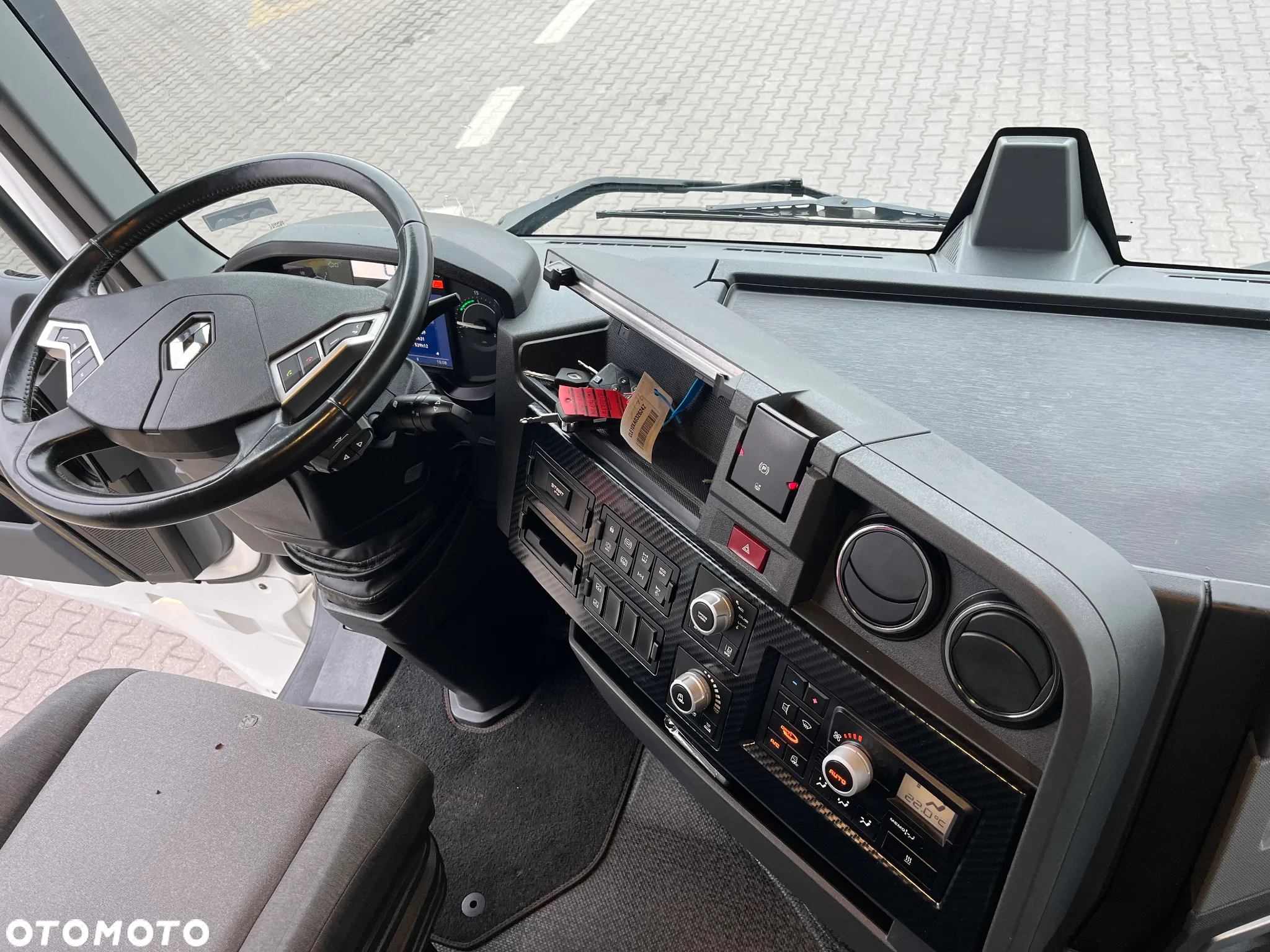 Renault HIGH 480 - 9
