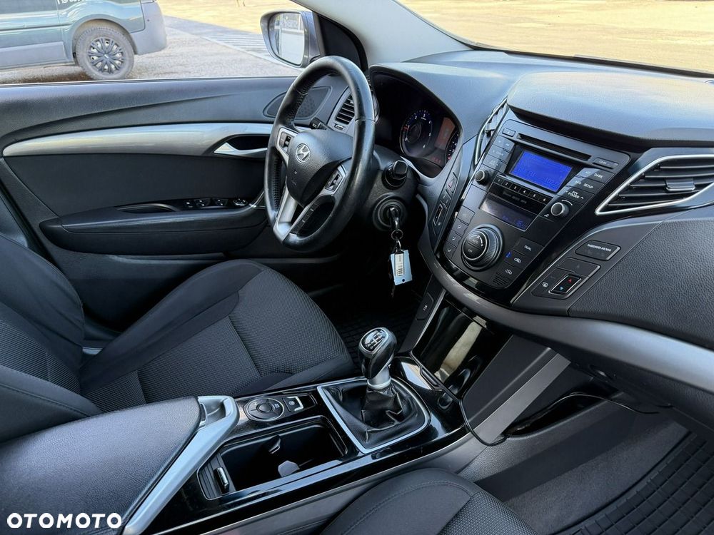 Hyundai i40 Kombi blue 1.7 CRDi Family - 30