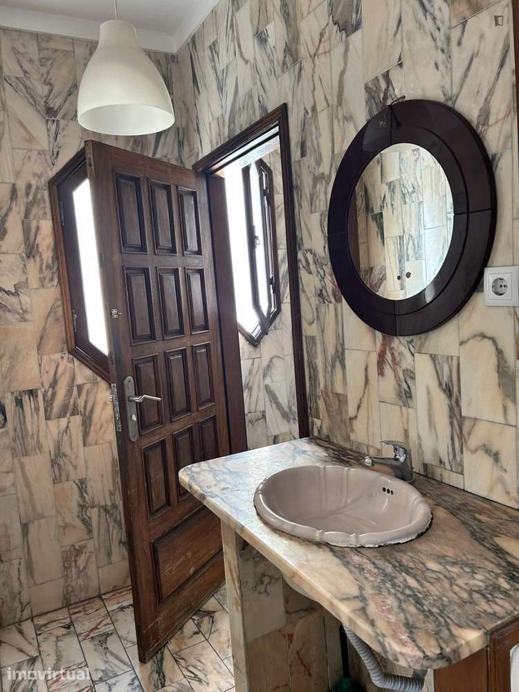 Quarto - localizado em Paranhos Porto - Grande imagem: 4/32