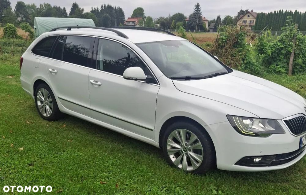 Skoda Superb 2.0 TDI DSG Ambition - 2