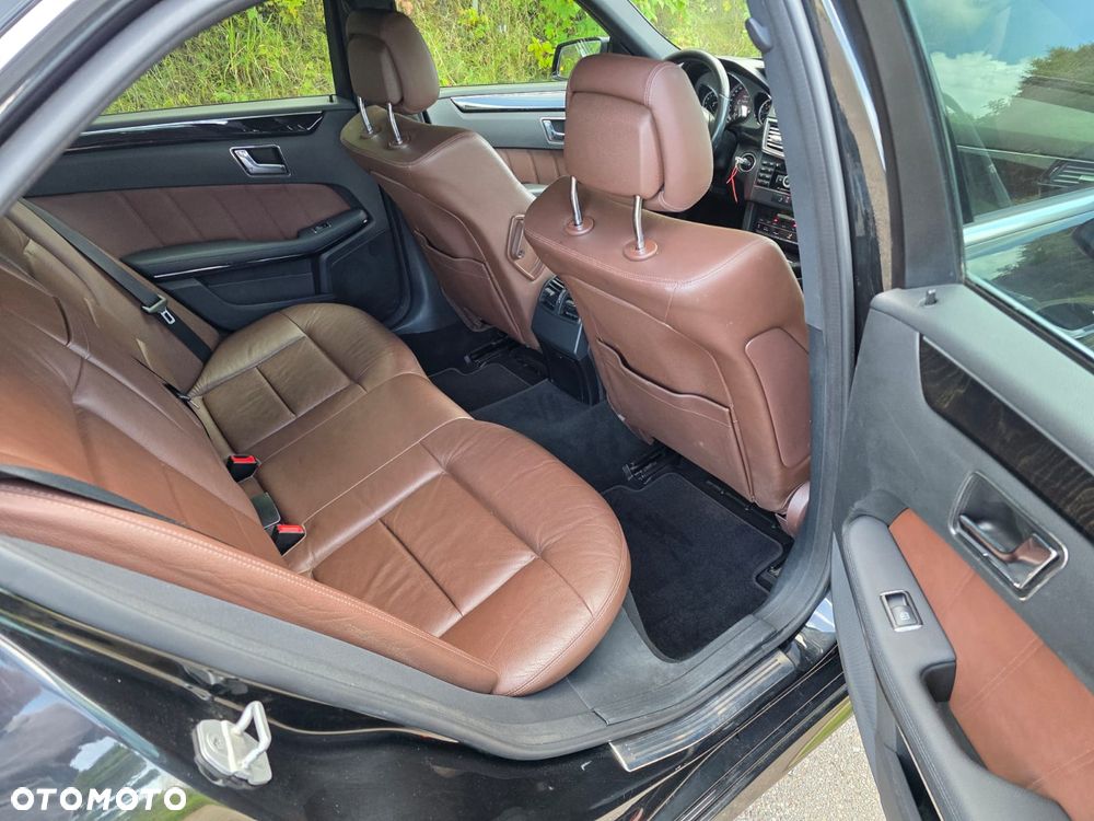 Mercedes-Benz Klasa E 300 CDI BlueEff Avantgarde - 11