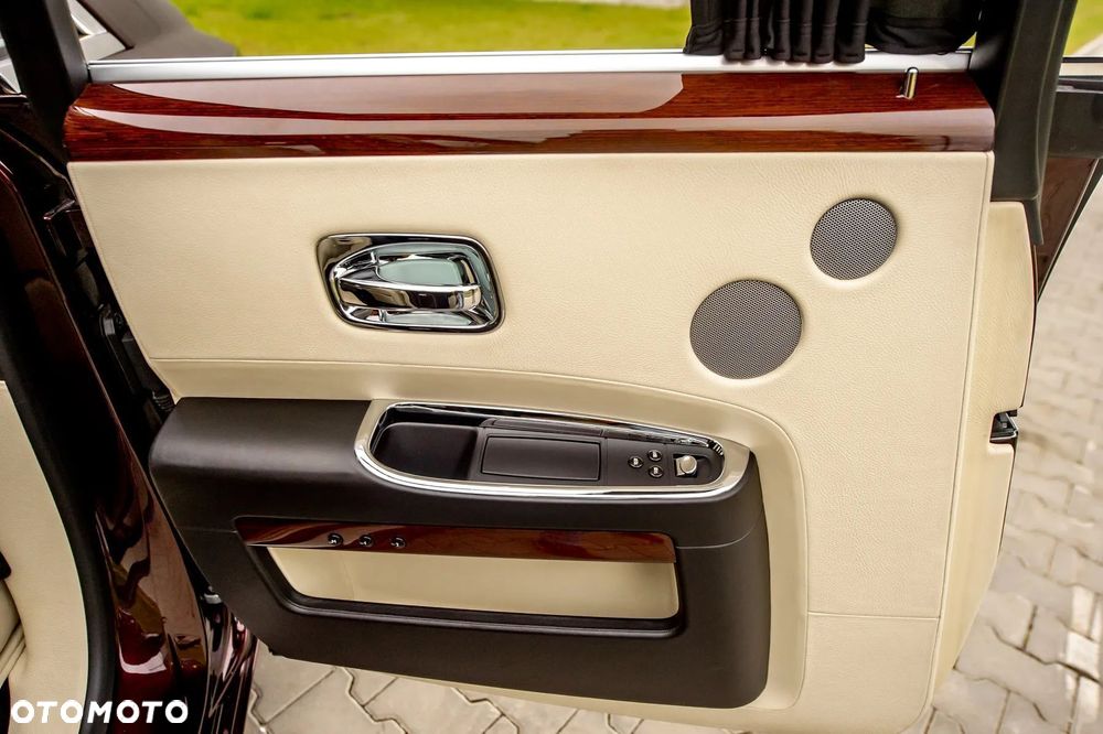 Rolls-Royce Ghost - 21