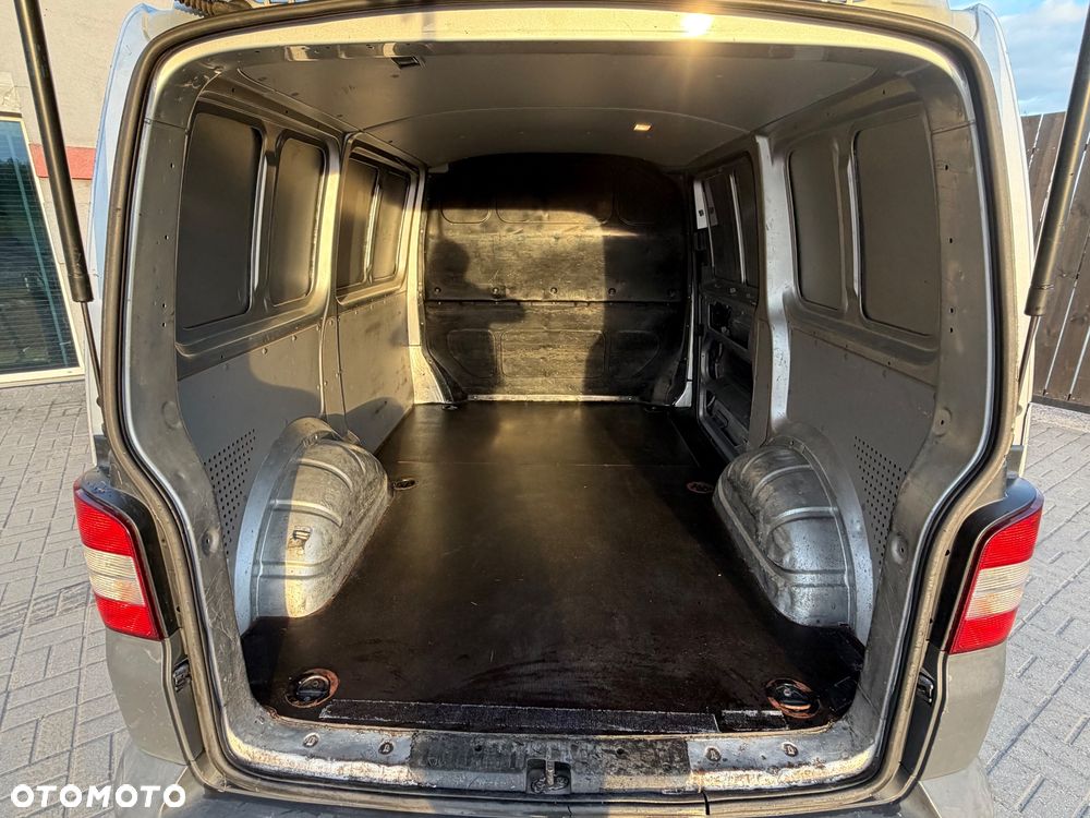Volkswagen Transporter T5 - 16