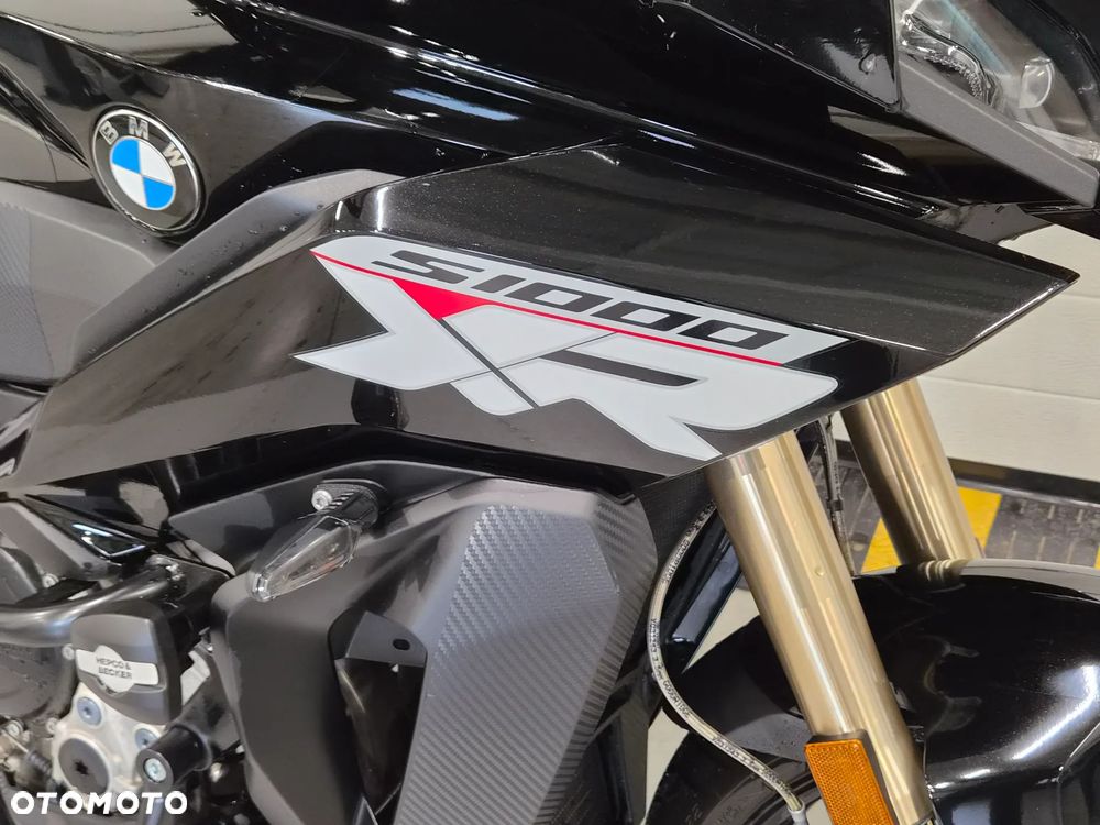 BMW XR - 9