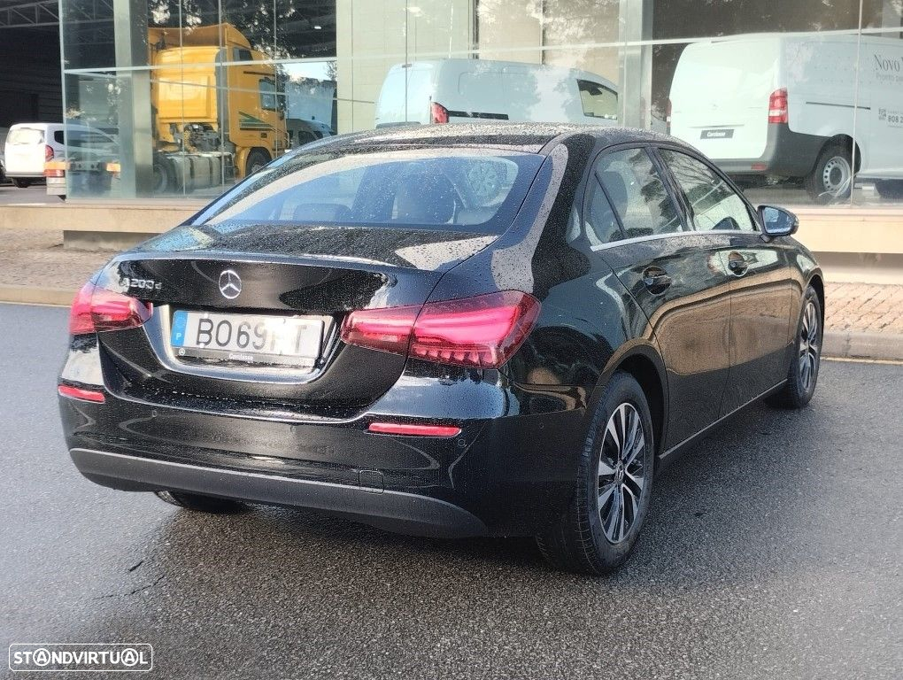 Mercedes-Benz A 200 Limousine d - 13