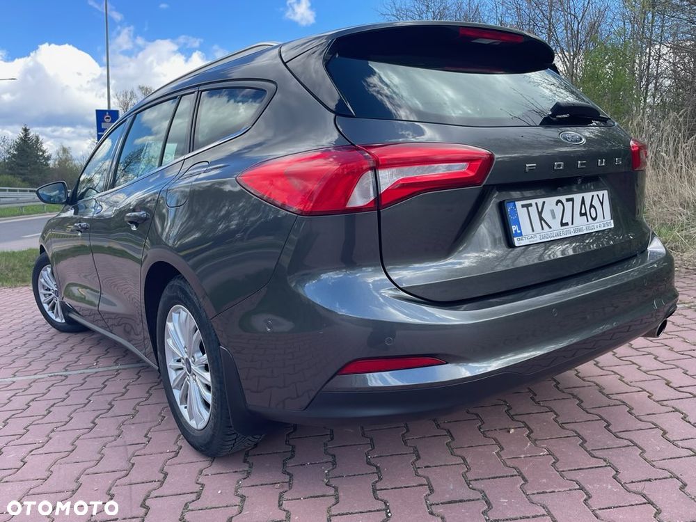 Ford Focus 2.0 EcoBlue Titanium - 11