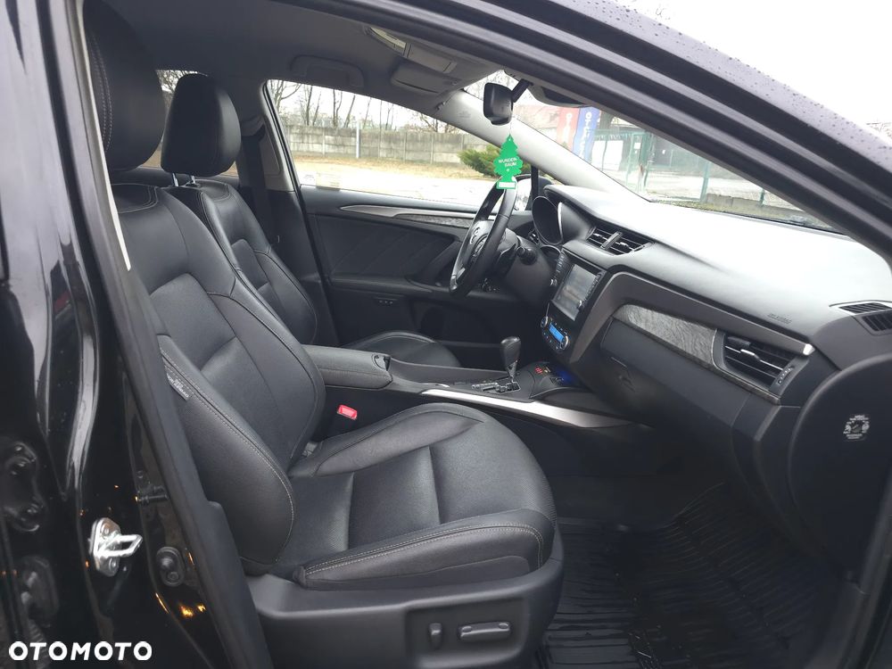 Toyota Avensis 2.0 Prestige NAVI MS - 16