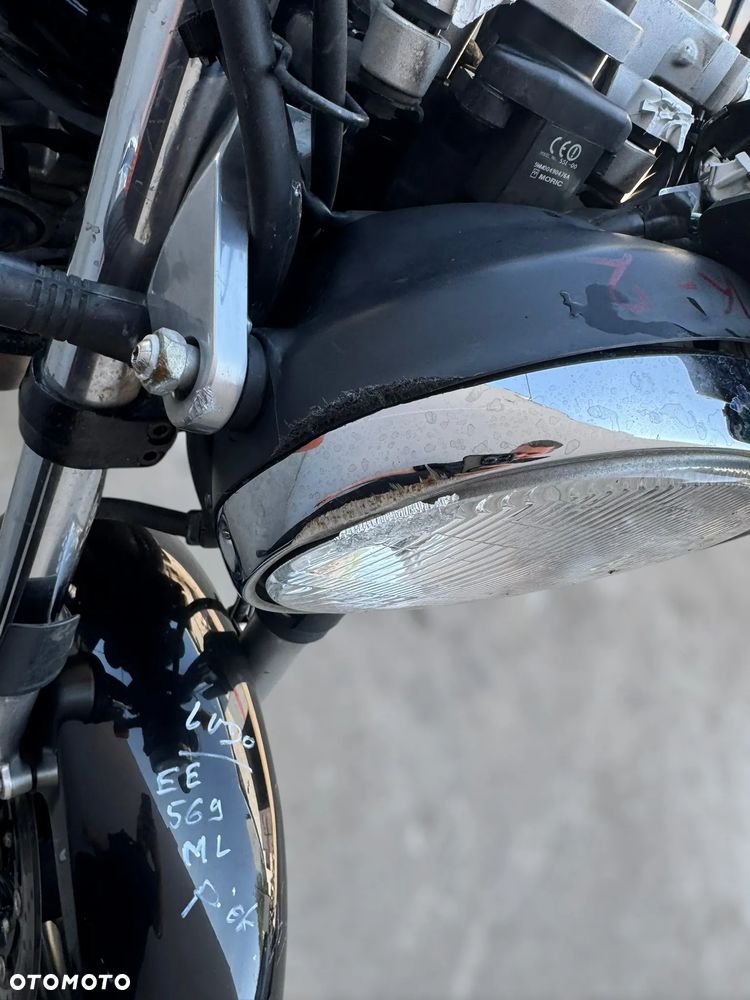 Yamaha XJR - 17