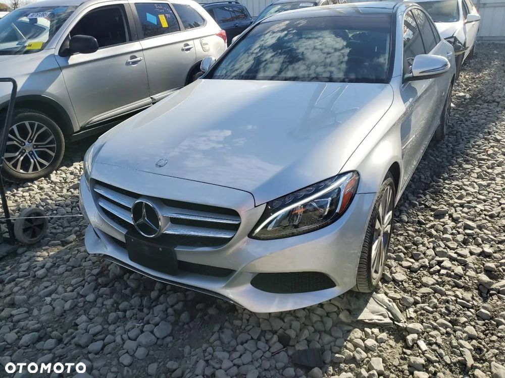 Mercedes-Benz Klasa C 300 9G-TRONIC Exclusive - 5