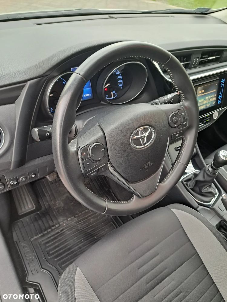 Toyota Auris - 24