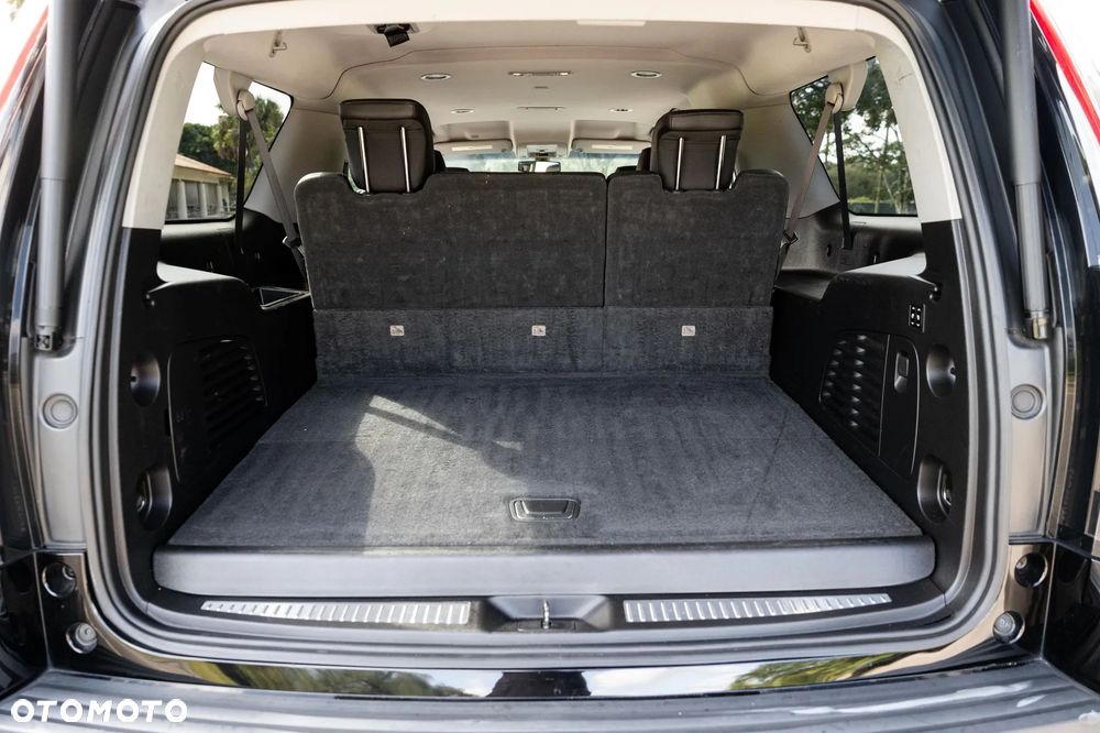 Cadillac Escalade - 34