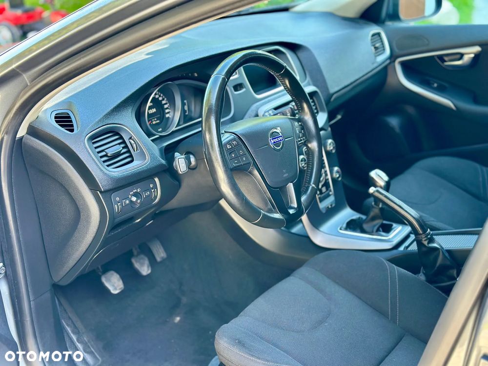 Volvo V40 D2 Momentum - 10