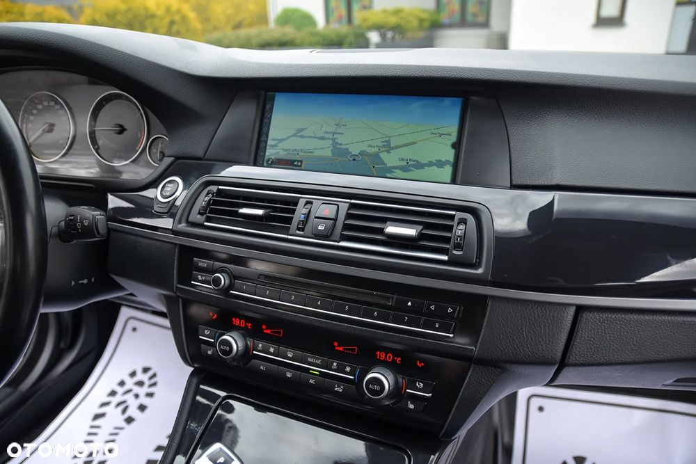 BMW Seria 5 520d - 35