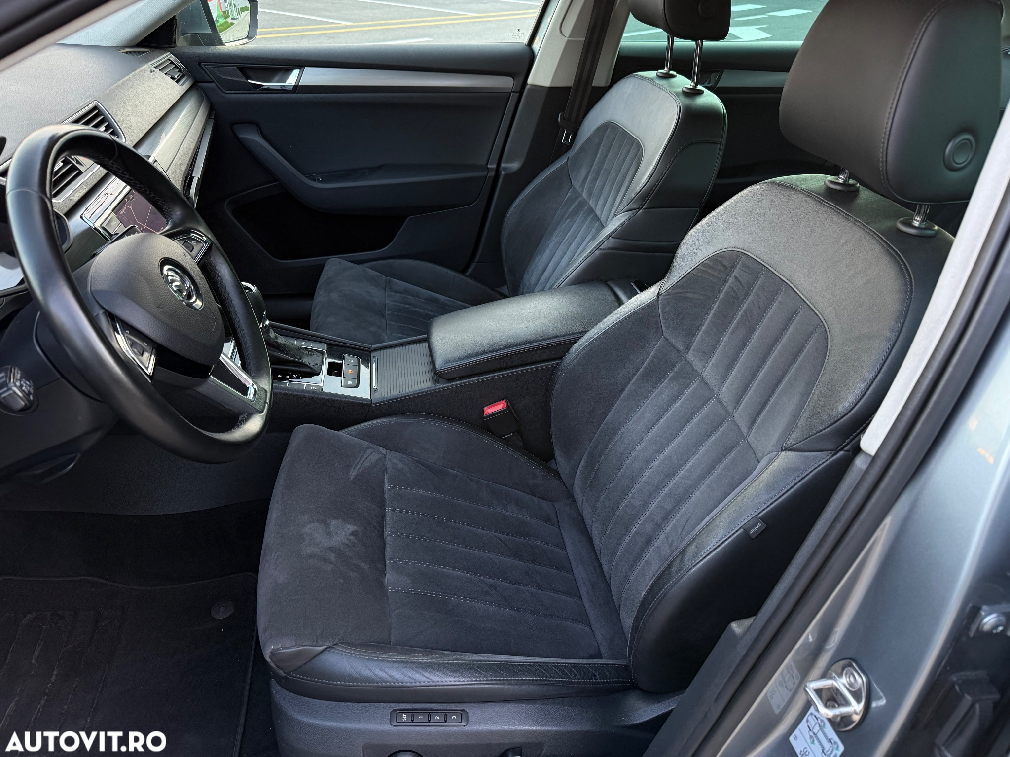Skoda Superb 2.0 TDI DSG Style - 6