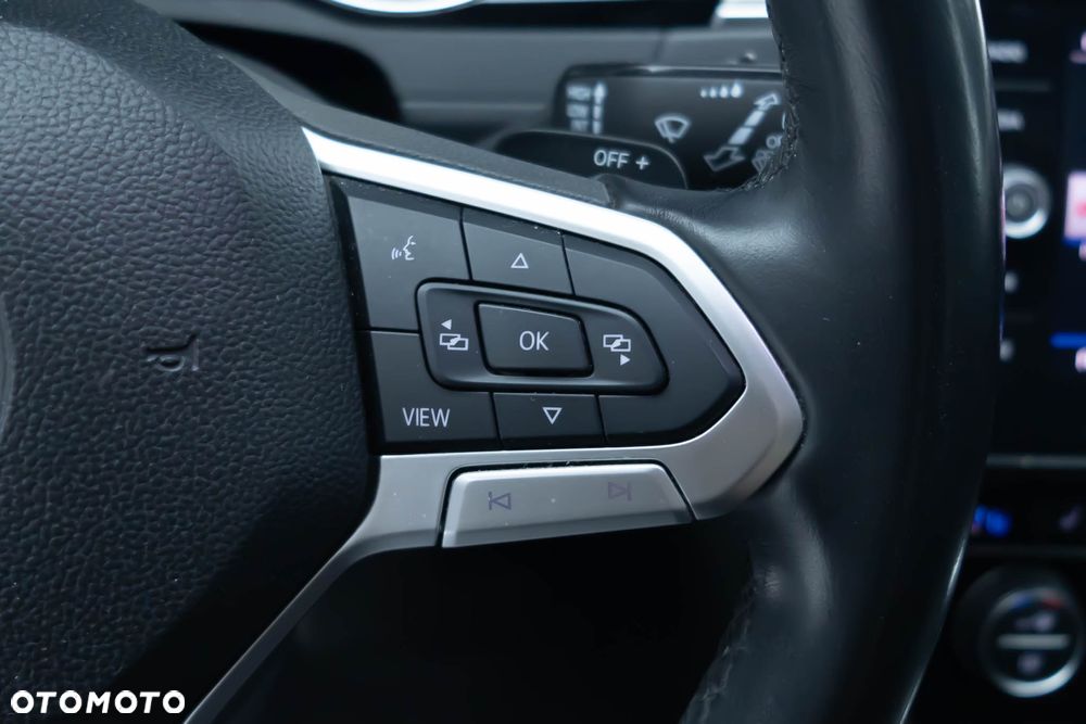 Volkswagen Passat Variant 2.0 TSI Business DSG - 19