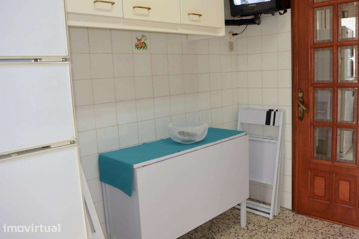 Quarto - localizado em Lordelo do Ouro Porto - Grande imagem: 4/18
