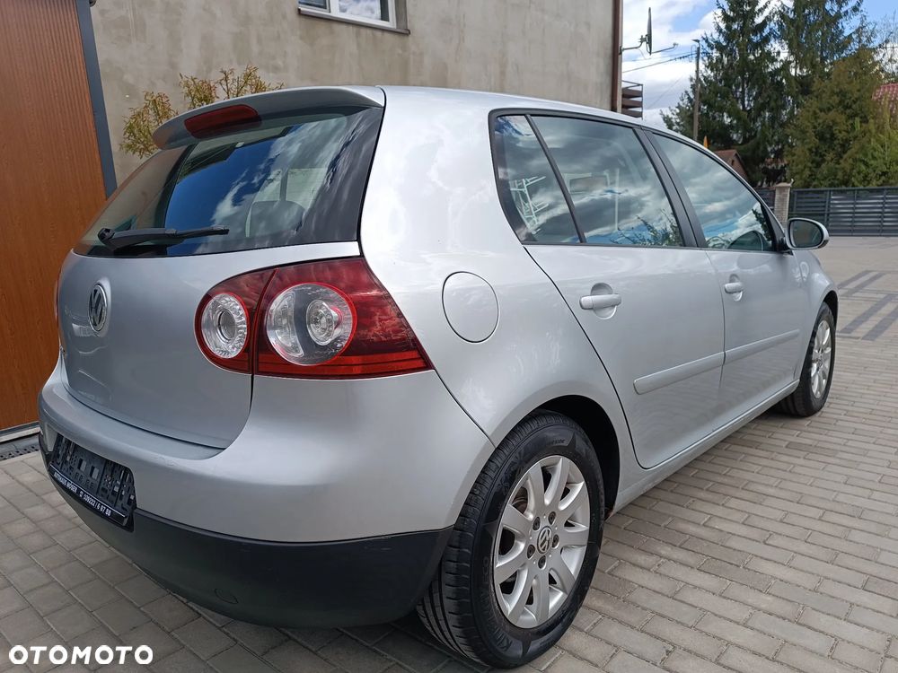 Volkswagen Golf 1.6 FSI United - 5