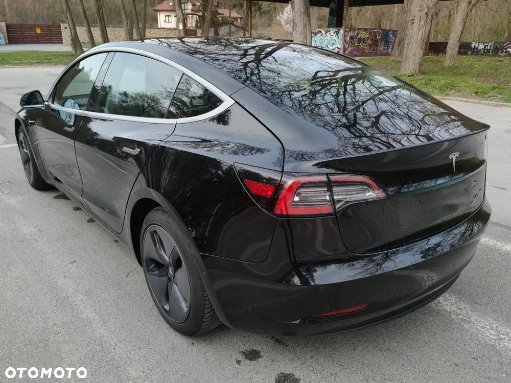 Tesla Model 3 - 7
