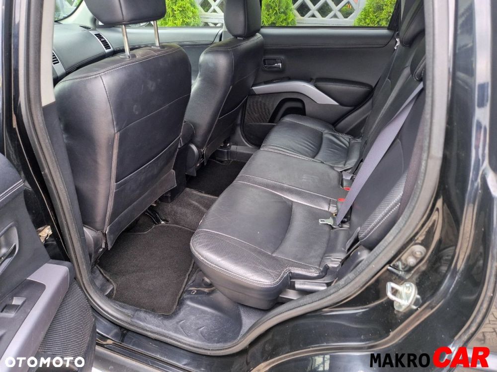 Mitsubishi Outlander - 10