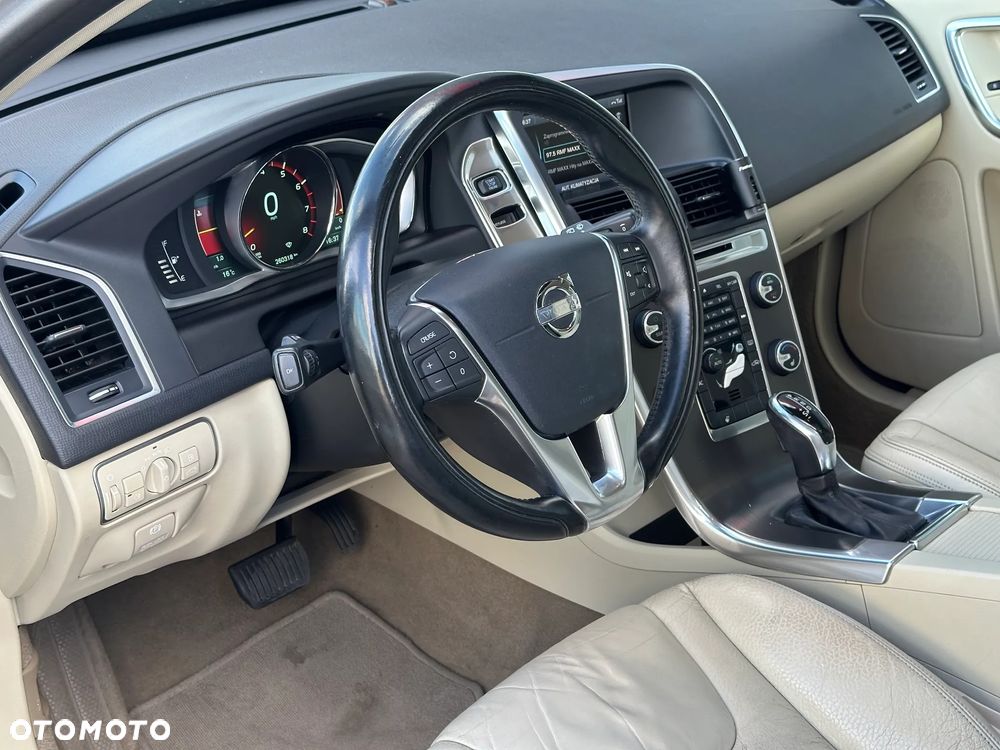 Volvo XC 60 - 22