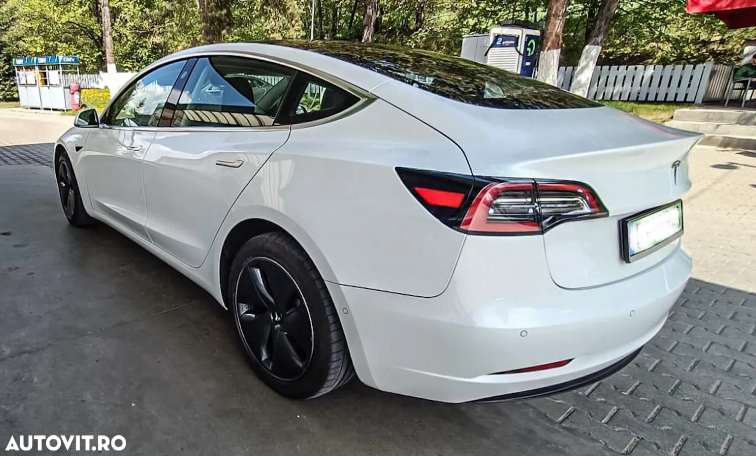 Tesla Model 3 Long Range - 4