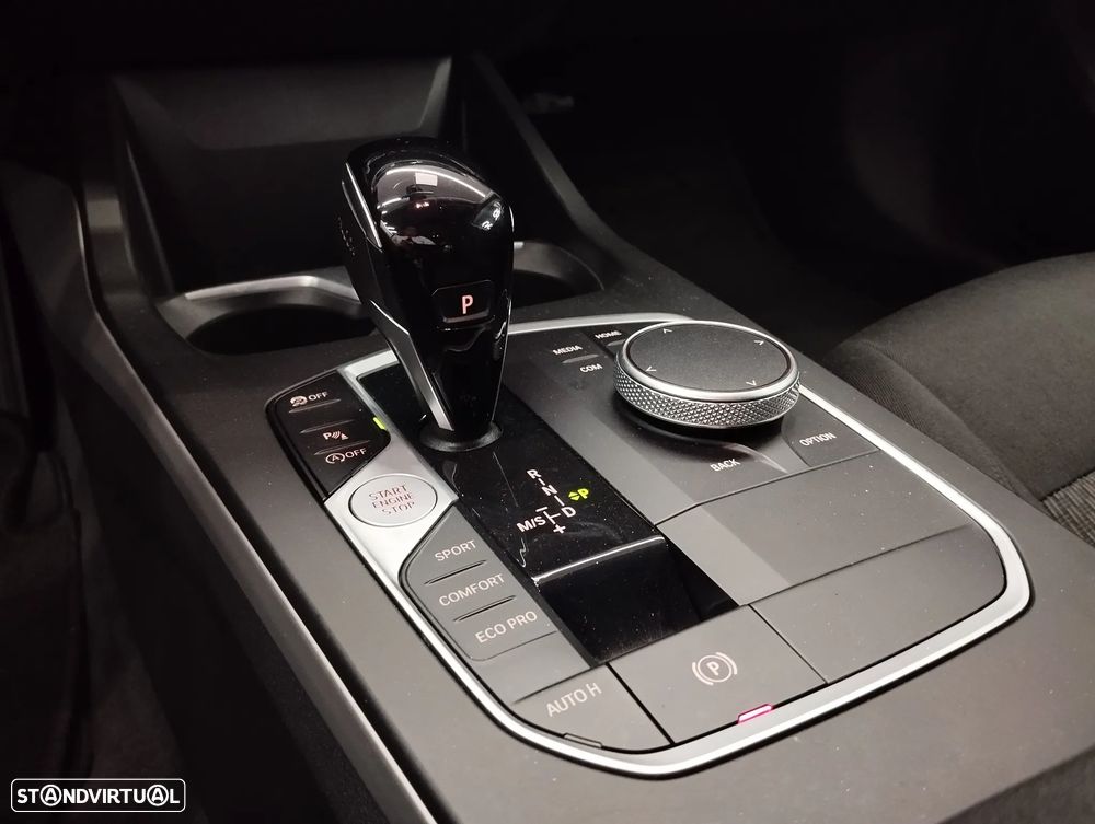 BMW 216 d Advantage — fotografia 32