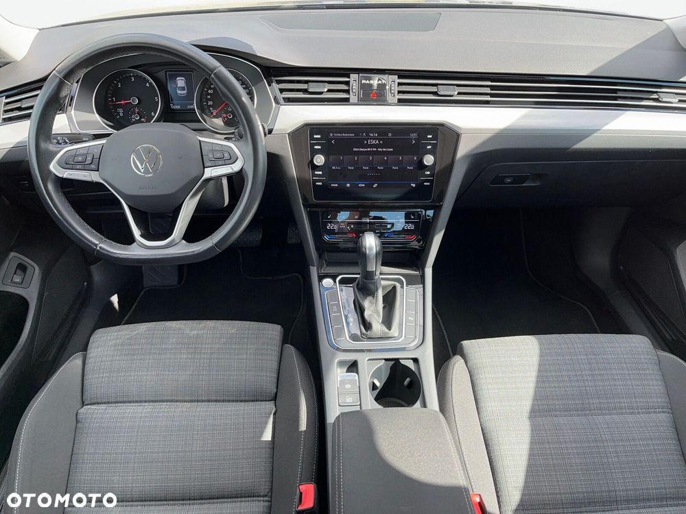 Volkswagen Passat - 16