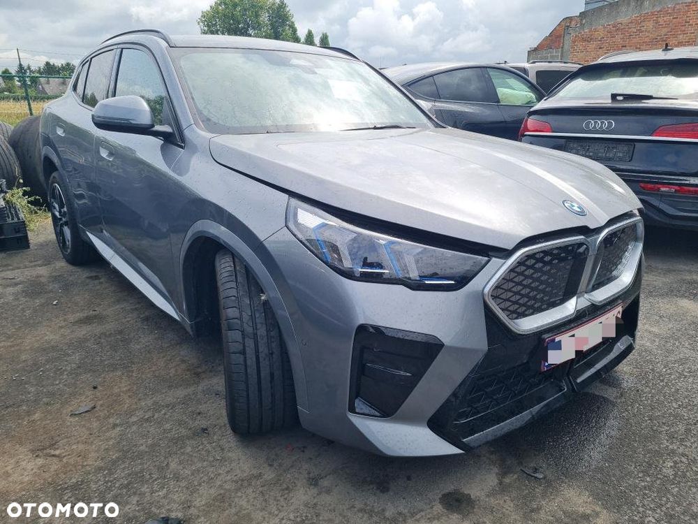 BMW iX2 eDrive20 66.5kWh M Sport - 1