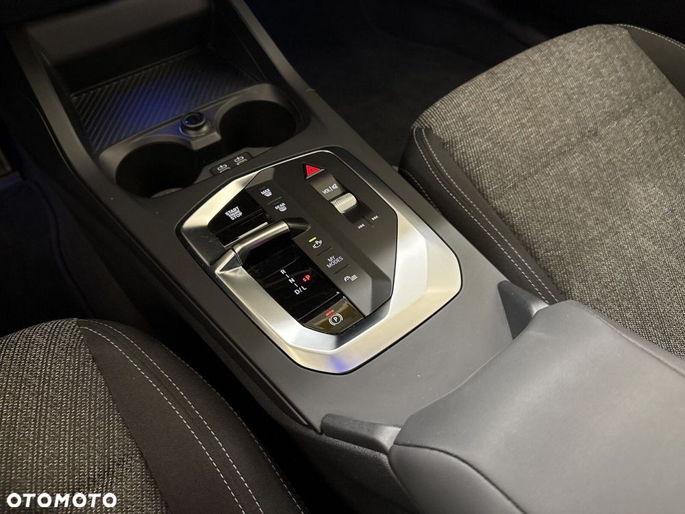 BMW Seria 1 120 mHEV - 17