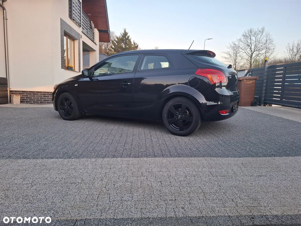 Kia ProCeed - 8