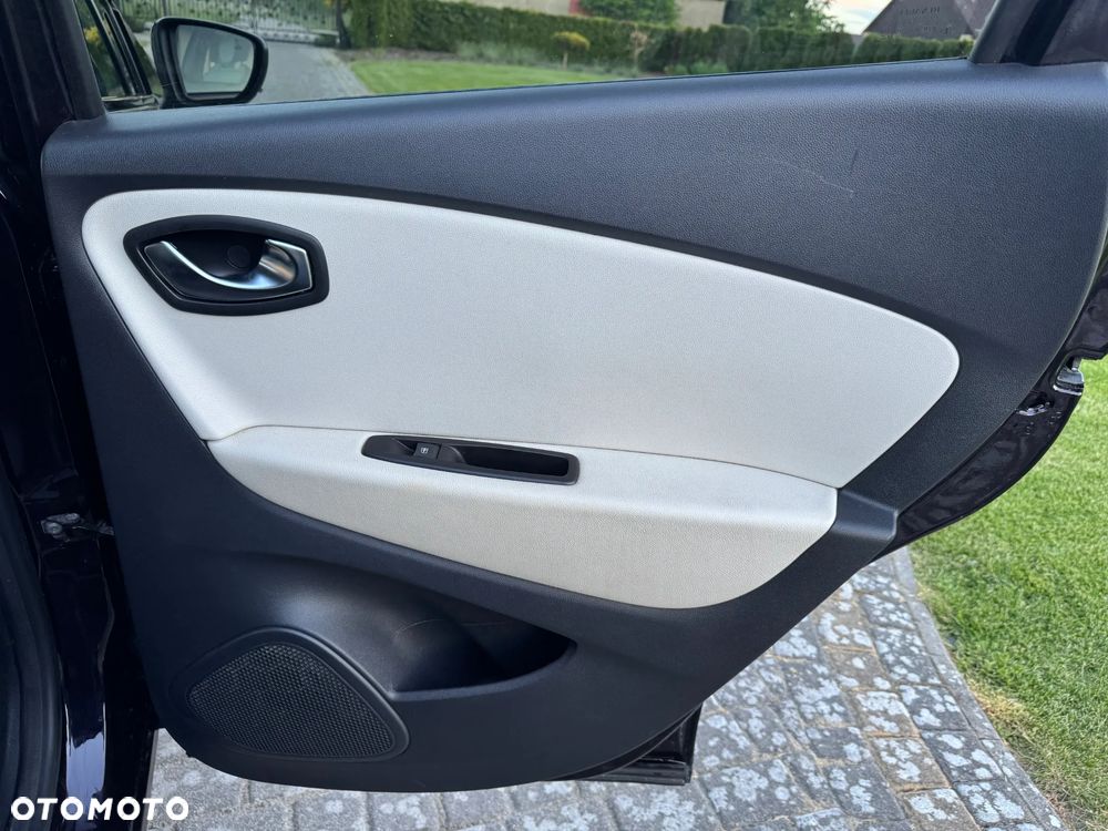 Renault Captur 1.2 Energy TCe Initiale Paris EDC - 36