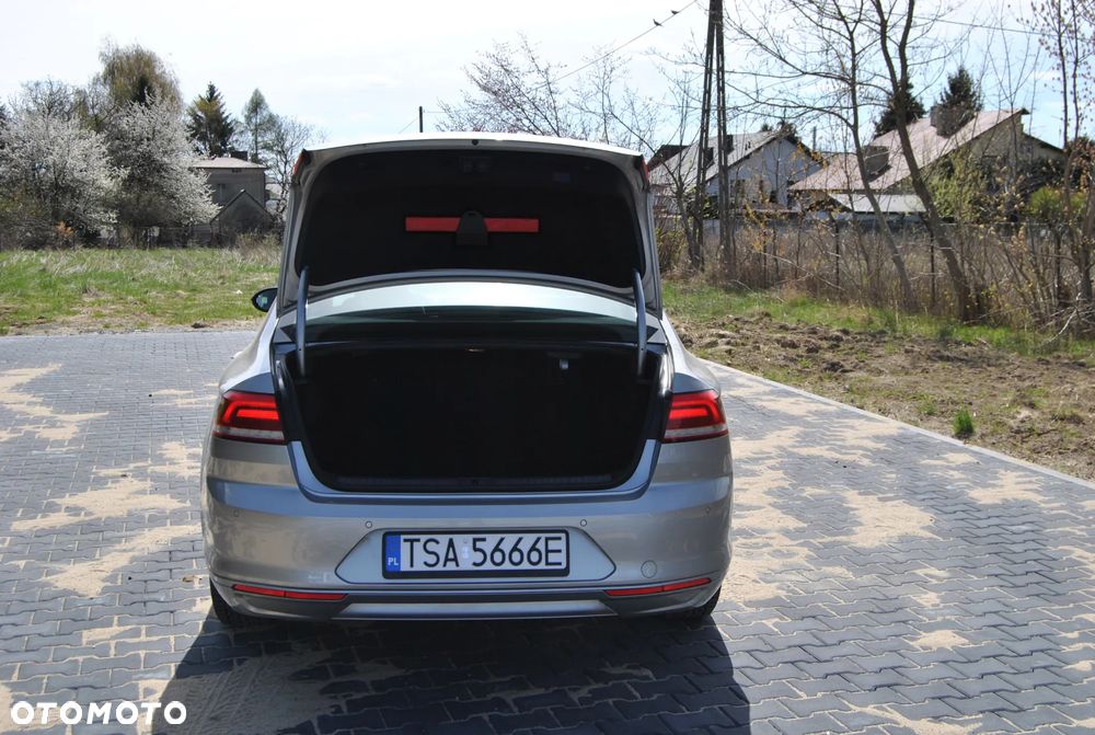 Volkswagen Passat 1.6 TDI BMT Comfortline - 18