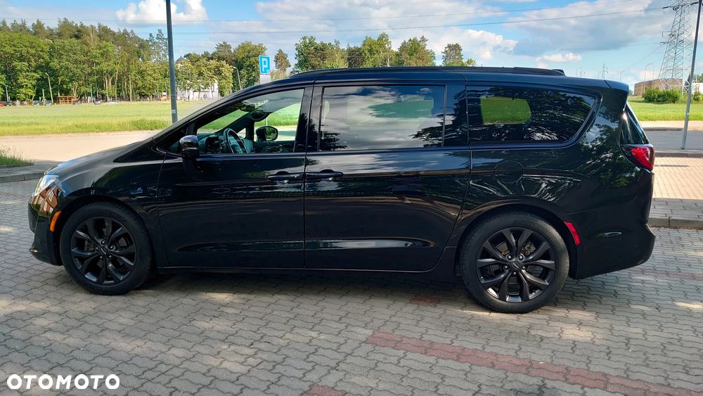 Chrysler Pacifica - 7