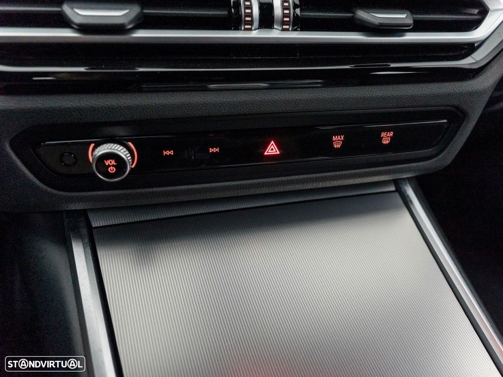 BMW i4 eDrive40 Pack Desportivo M - 31