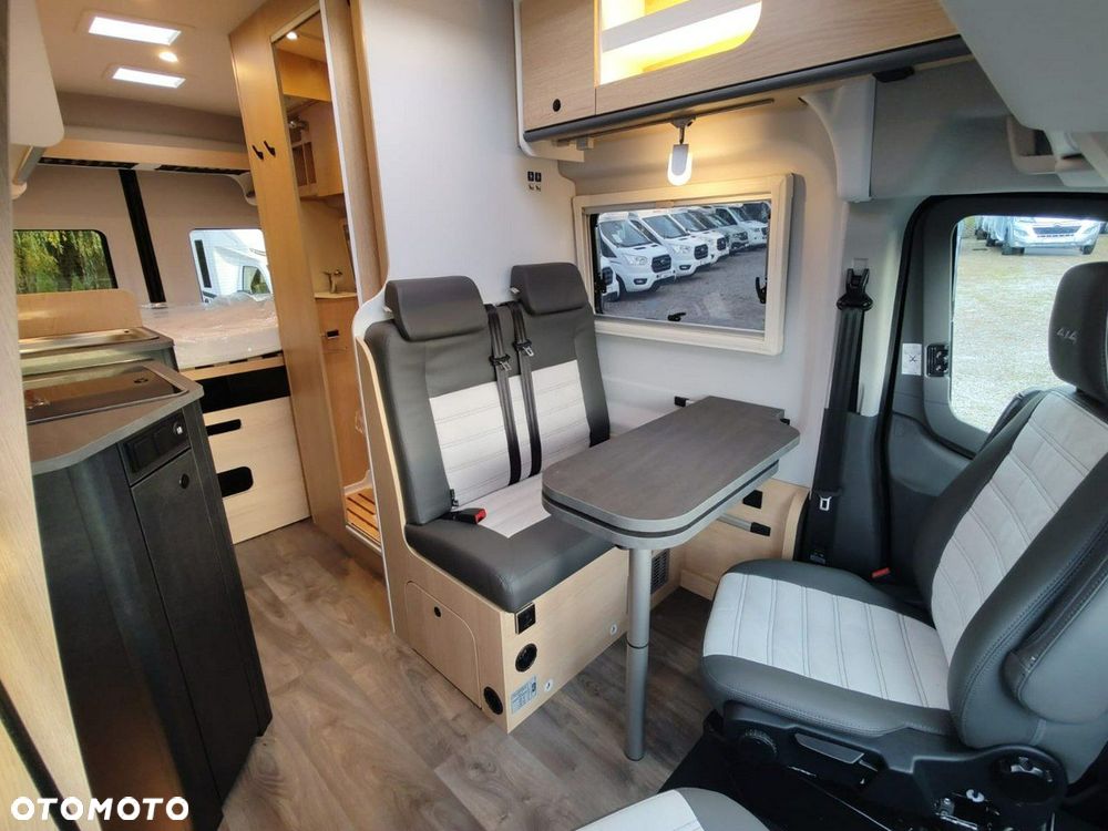 Sunlight Cliff 4x4 590 Ford z Napędem AWD 4x4 - 4