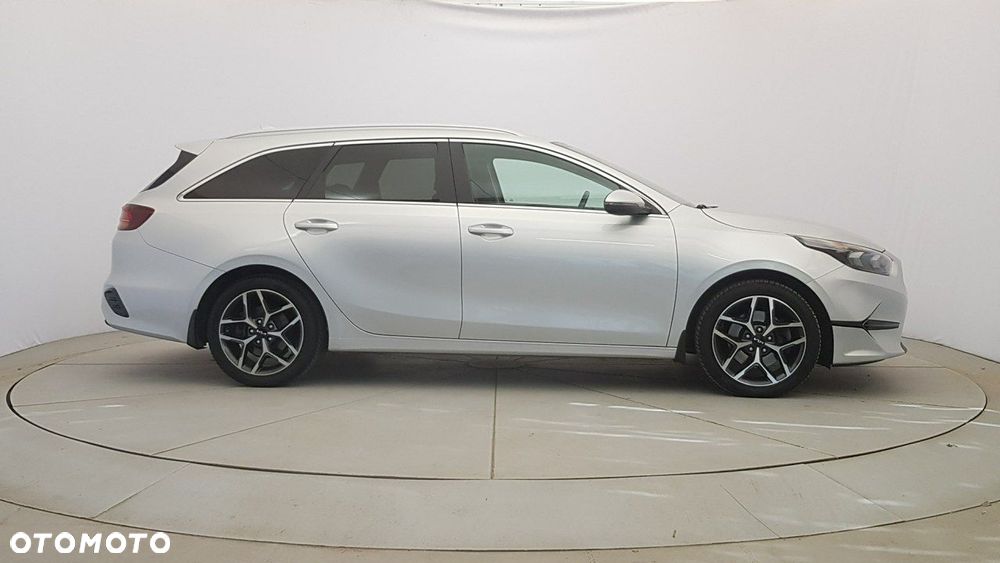 Kia Ceed - 8