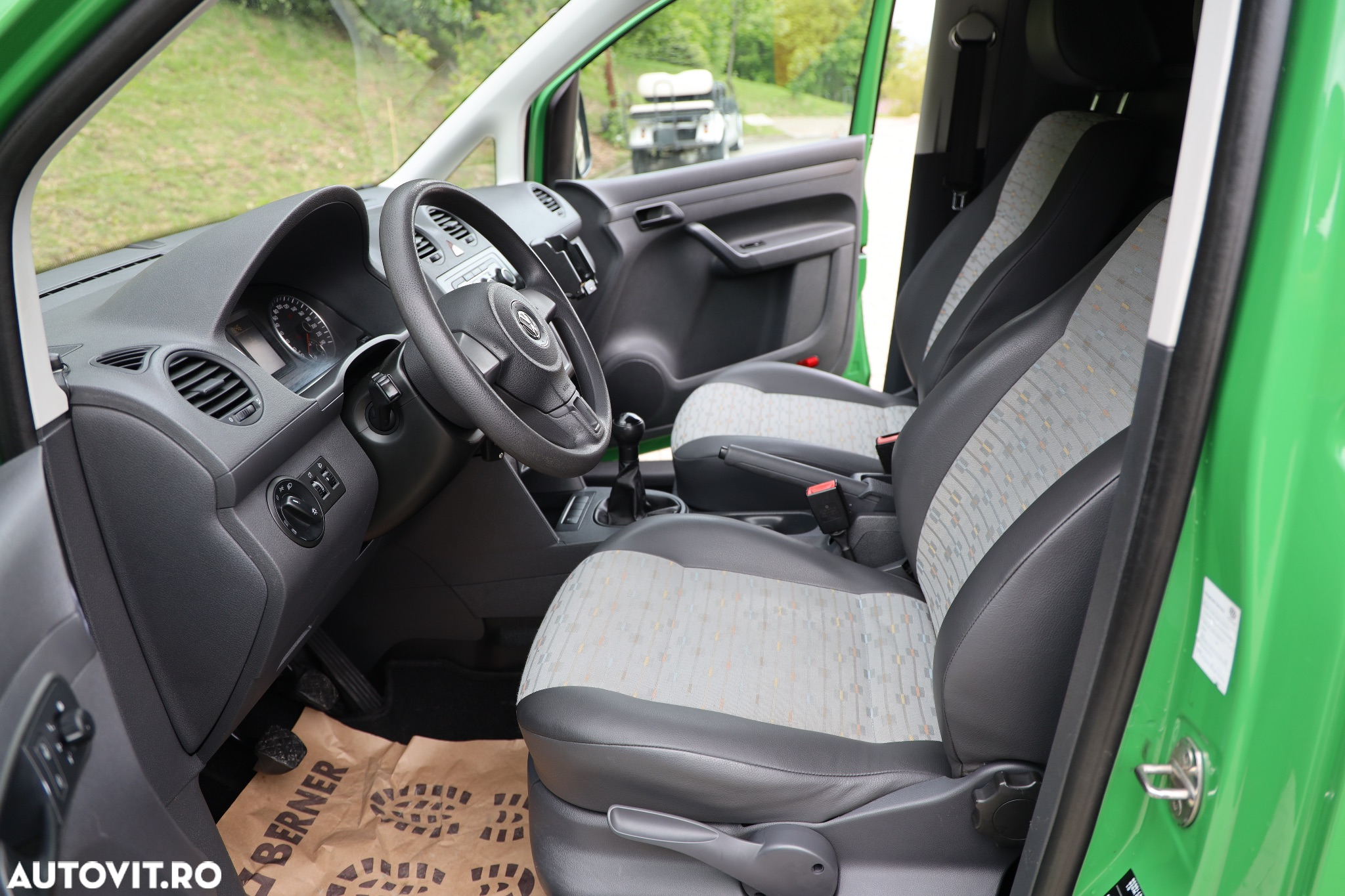 Volkswagen Caddy 1.6 TDI - 9