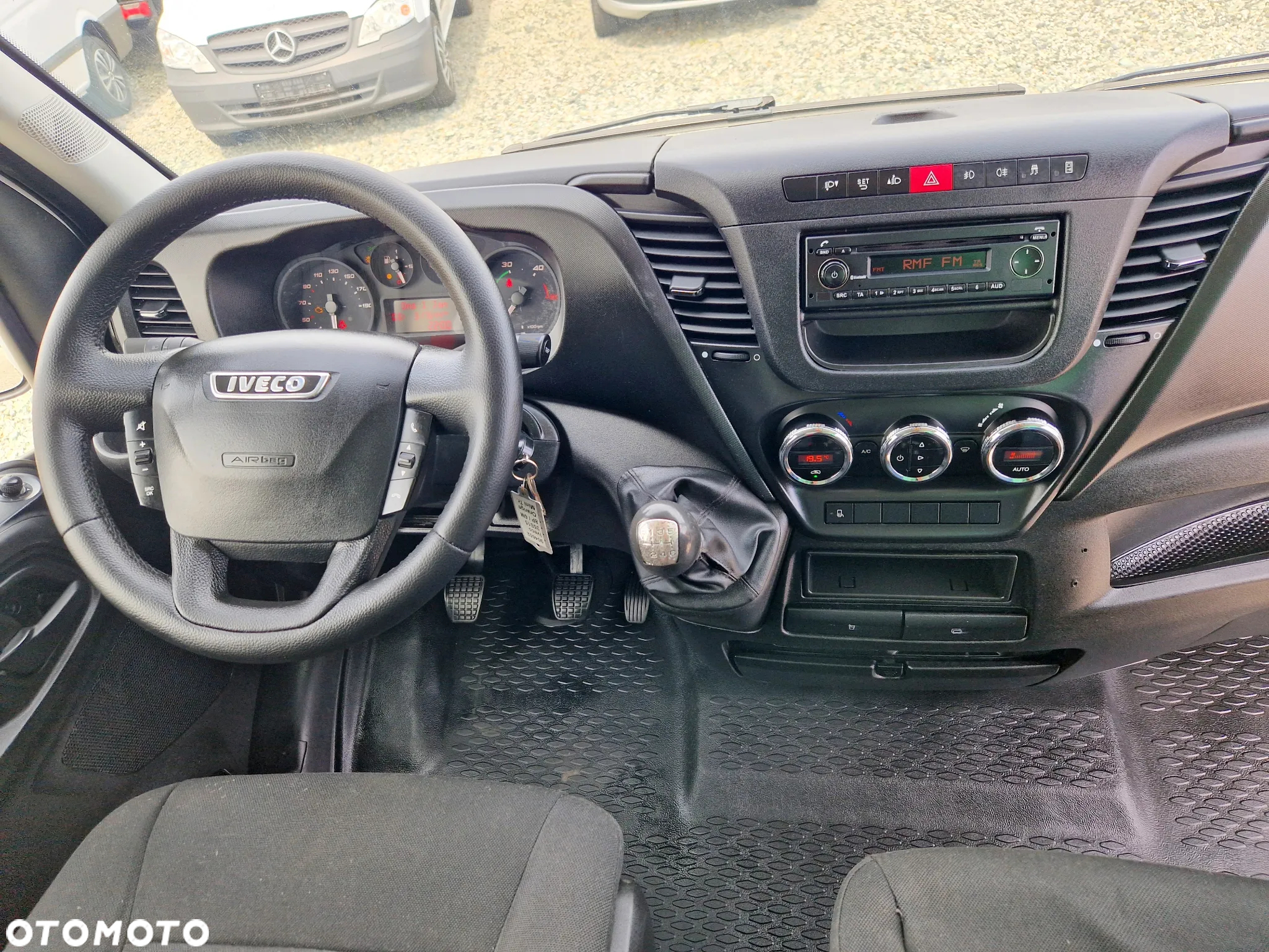 Iveco IVECO 35S15 2.3 HPI 150 KONNY KONTENER 4.3 M WINDA KLIMA WEBASTO GWARANCJA - 17