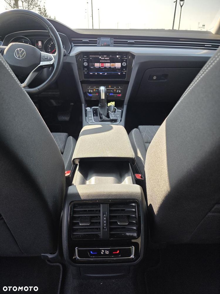 Volkswagen Passat Variant 2.0 TDI SCR DSG Business - 14
