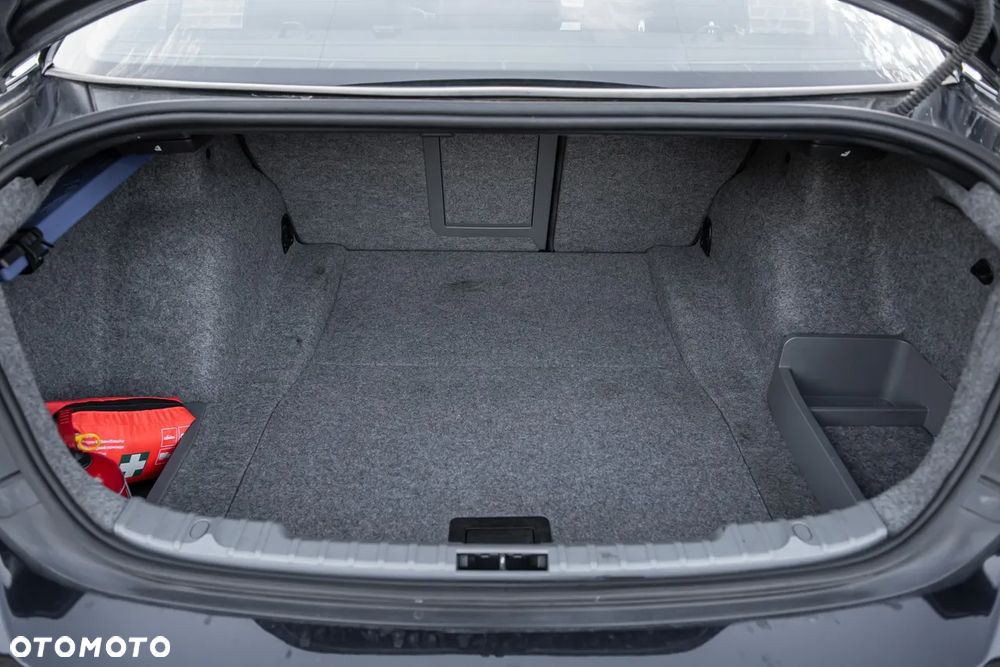 BMW Seria 3 320i Edition Exclusive - 26