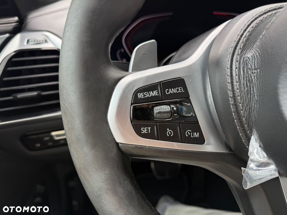 BMW Seria 8 - 26
