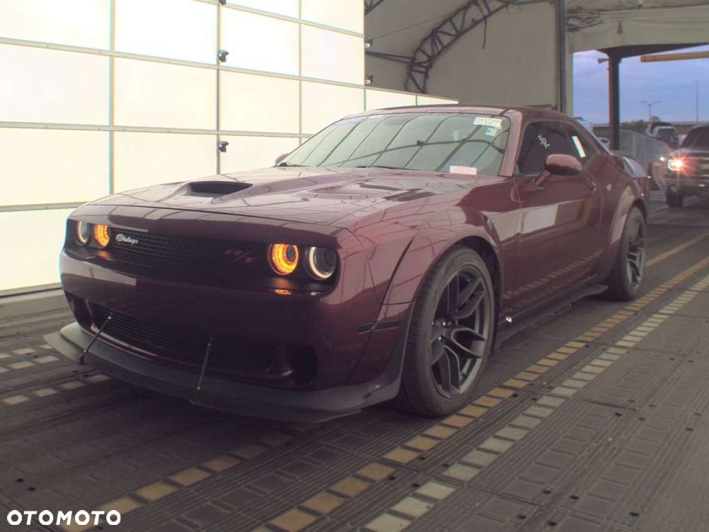 Dodge Challenger - 4